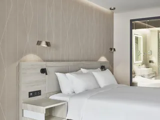 RADISSON RESORT MAIKHAO BEACH в Май Кхао