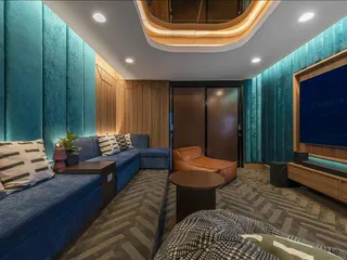 The Base Phetchaburi-Thonglor в Ваттхане