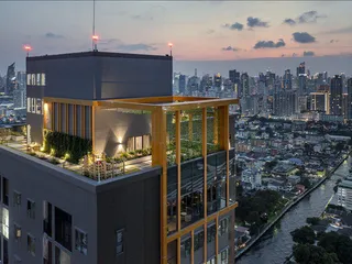 The Base Phetchaburi-Thonglor в Ваттхане