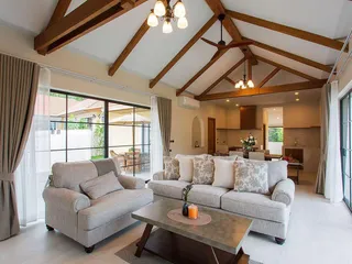 Olive Village на пляже Ламай