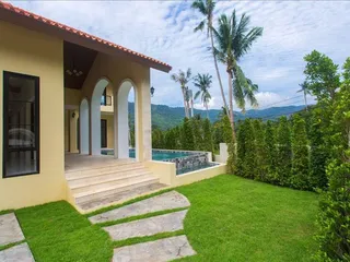 Olive Village на пляже Ламай