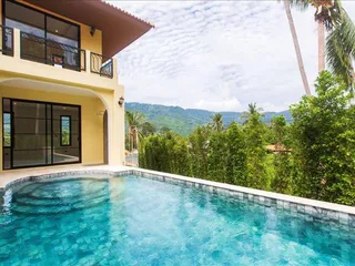 Olive Village на пляже Ламай