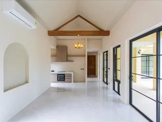 Olive Village на пляже Ламай