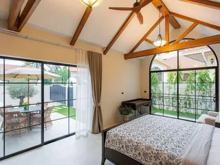 Olive Village на пляже Ламай