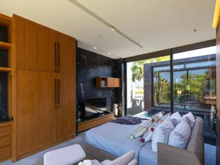 The Victory в Тхеп Касаттри