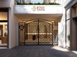 The Pettit Tycoon на пляже Сурин