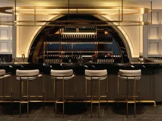 The Pettit Tycoon на пляже Сурин