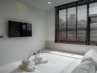 The Proud Karon в Кароне