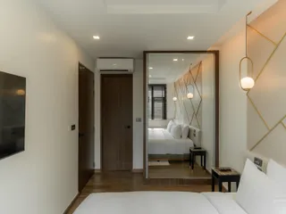 The Proud Karon в Кароне