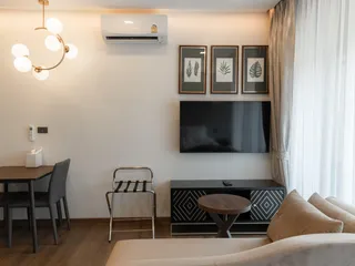 The Proud Karon в Кароне