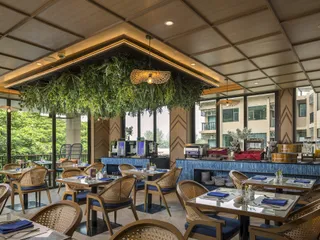 The Proud Karon в Кароне