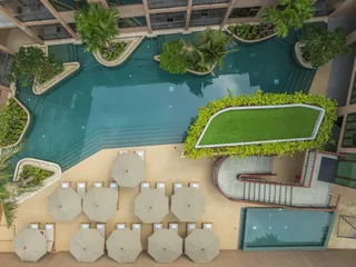 The Proud Karon в Кароне