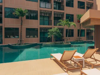 The Proud Karon в Кароне