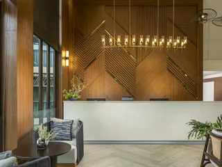 The Proud Karon в Кароне