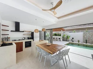 Kiwi Villas на пляже Маенам