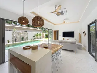 Kiwi Villas на пляже Маенам