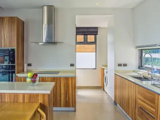 Saitara Peak V12 в Бо Пхуте