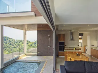 Saitara Peak V12 в Бо Пхуте