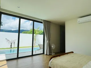 Bocami на пляже Банг Рак