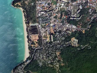 Title Biancana на пляже Сурин