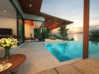 Ariya Season в Маенаме