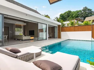 Ariya Season в Маенаме