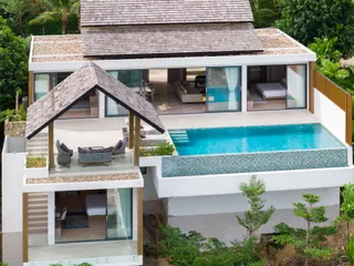 Ariya Season в Маенаме