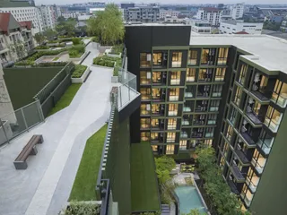 Nue Z Square в Бангкоке