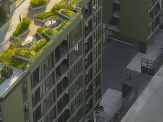 Nue Z Square в Бангкоке