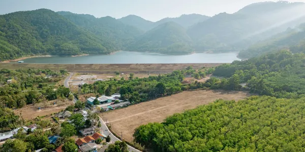 Sunrise Lake в Чонг Тале