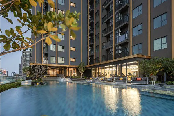 The Base Phetchaburi-Thonglor в Ваттхане