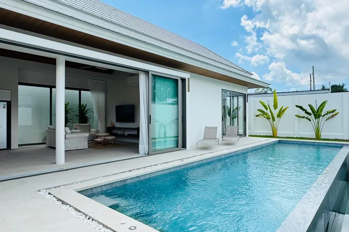 Bocami на пляже Банг Рак