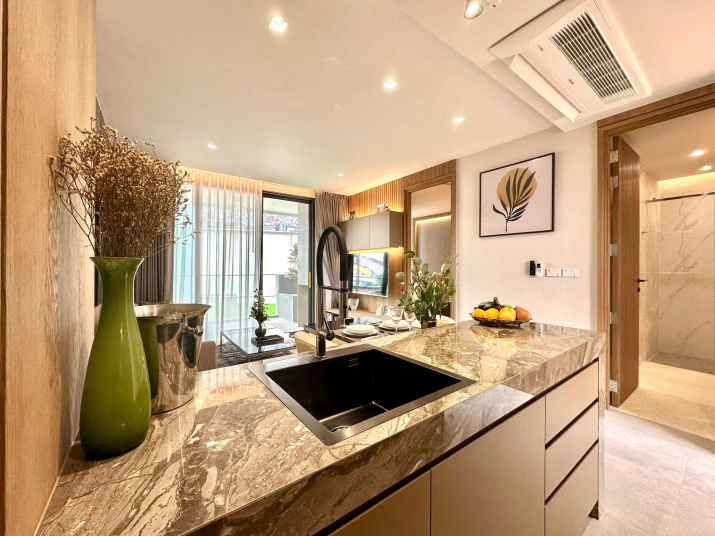 Новый жилой комплекс меблированных квартир на пляже Ката, Карон, Муанг Пхукет, Таиланд